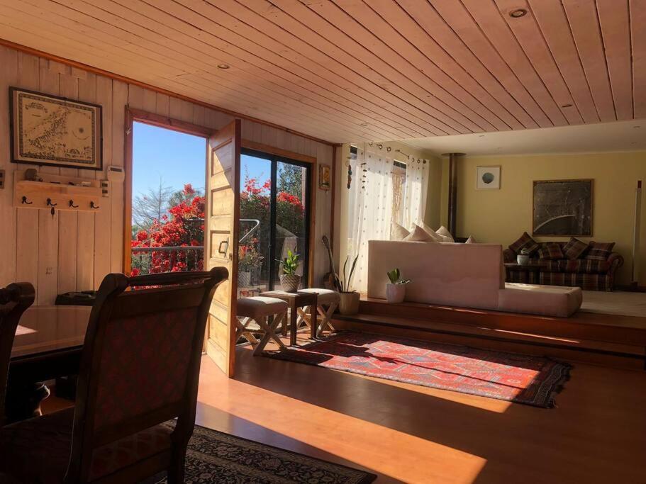 Encantadora casa para 12 con amplio patio y estacionamiento