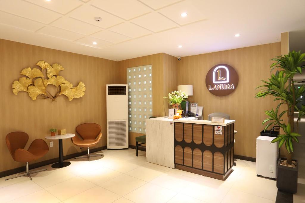 Lanura Apartments and Hotel