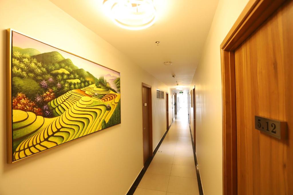 Lanura Apartments and Hotel