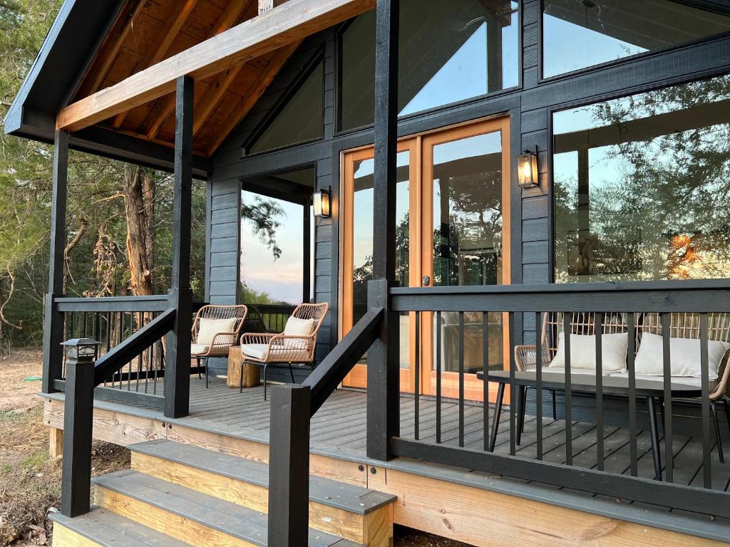Relaxing Modern stay on a Ranch photo 2