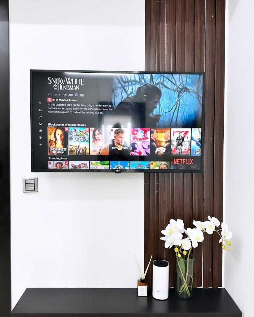 emerin suites @ Aeon Towers photo 3