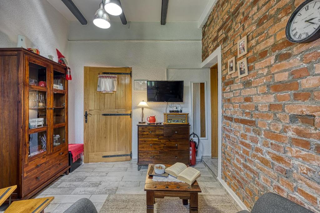 Romantic Haven with Hot Tub - Happy Rentals photo 4
