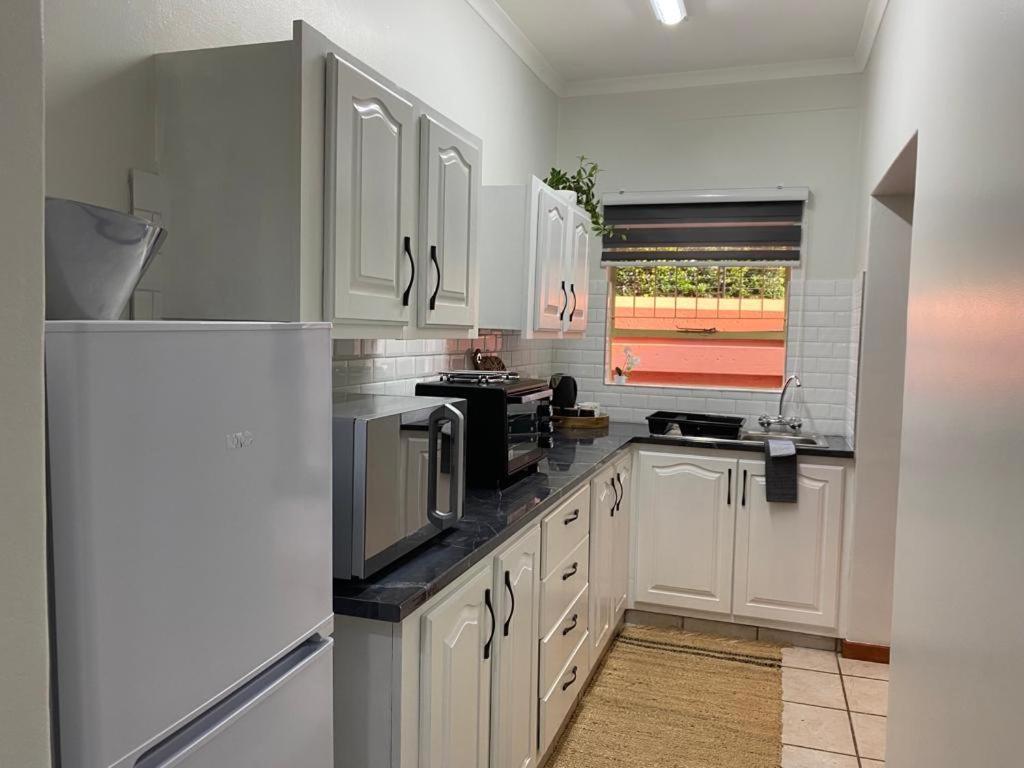 CozyatCaley - Private Apartment photo 4