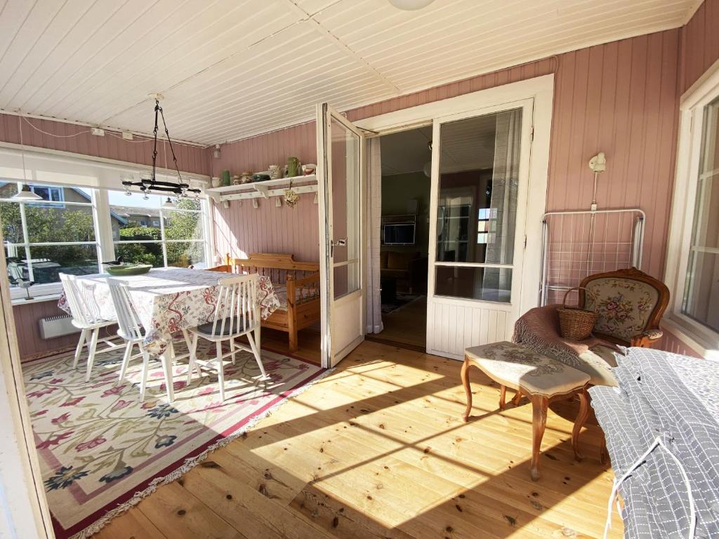 Cozy accommodation within walking distance to the sea photo 1