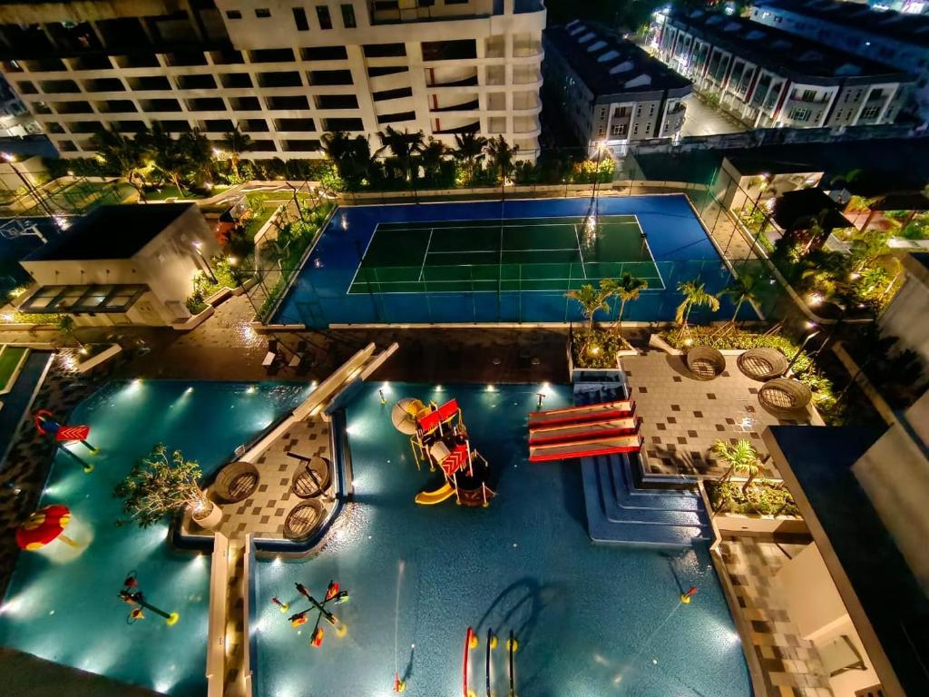 Luxury Couple Suites l Free Netflix l Mini Cinema l Massage Chair l Bathtub l WIFI 100mbps l Town Area Bali Residence photo 3