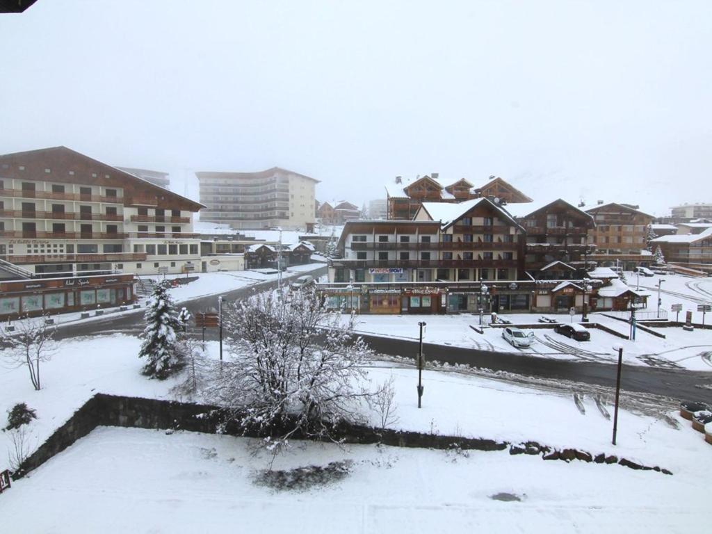 Appartement Huez, 1 pièce, 4 personnes - FR-1-405-103 photo 1
