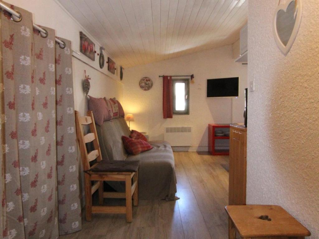 Appartement Huez, 1 pièce, 4 personnes - FR-1-405-103 photo 2