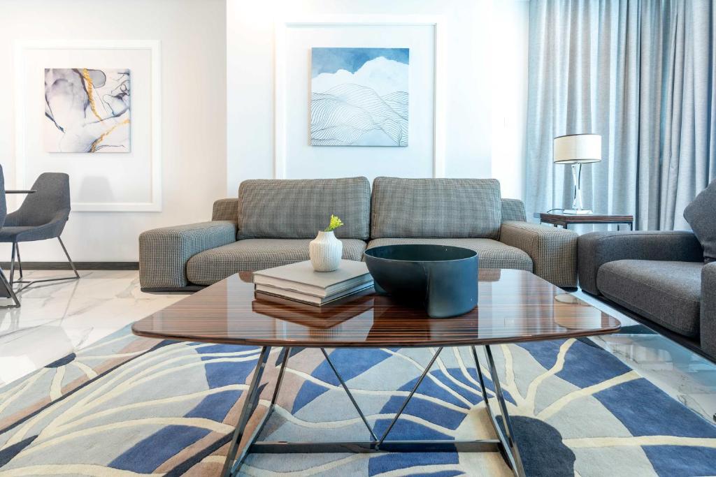 S Plaza Suites Hotel photo 2
