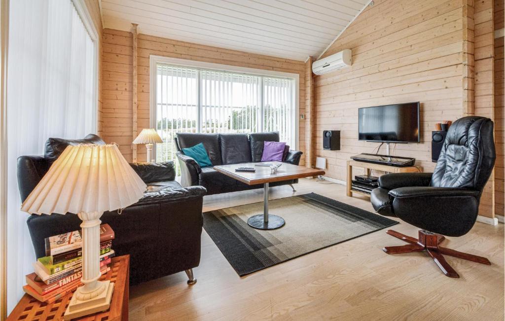 Awesome Home In Skjern With 3 Bedrooms And Wifi photo 2
