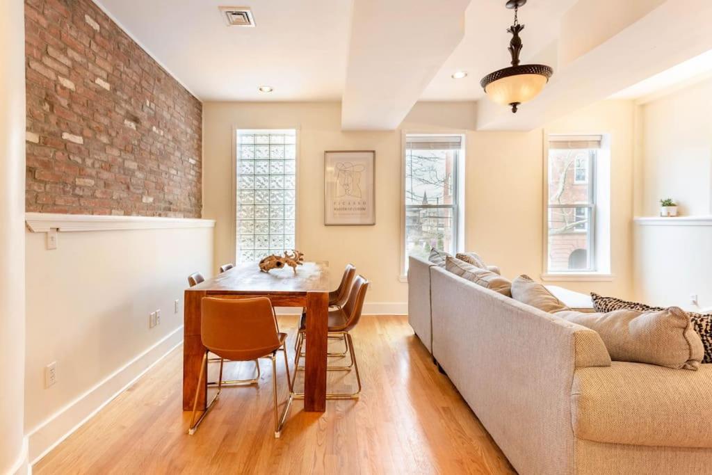 The Brick House Wooster Sq at Yale with Skyline Deck and WD image