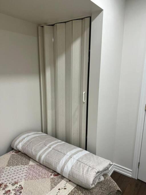one bedroom basement apartment photo 2
