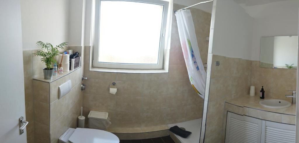 Ferienwohnung in Kronshagen Monteurwohnung 3 Zimmer 70 m2, Küche und Badezimmer photo 3