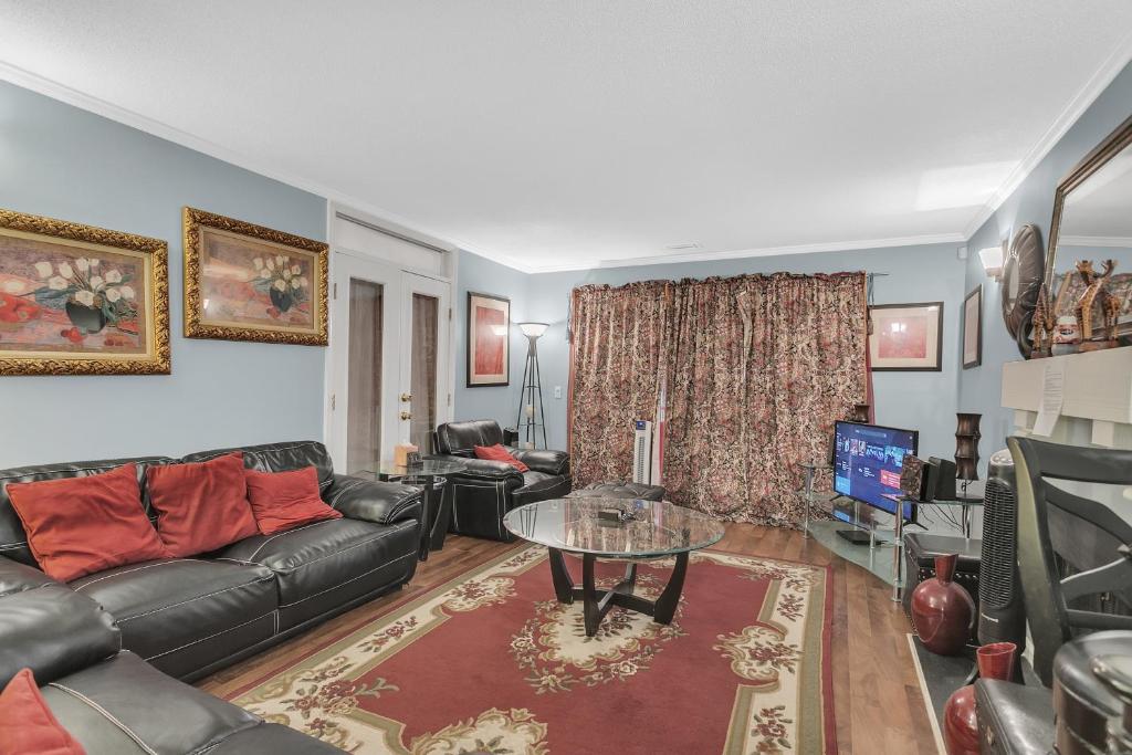 Centrally Located 4BR Stonecrest Condo condo photo 2