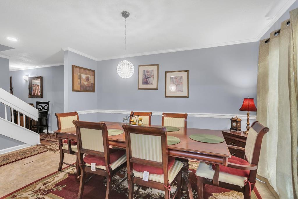 Centrally Located 4BR Stonecrest Condo condo photo 4