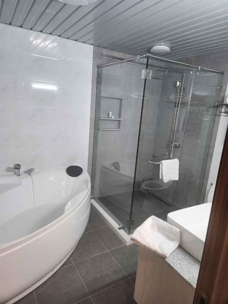 La Grande Residence 10th Floor Deluxe Unit photo 2
