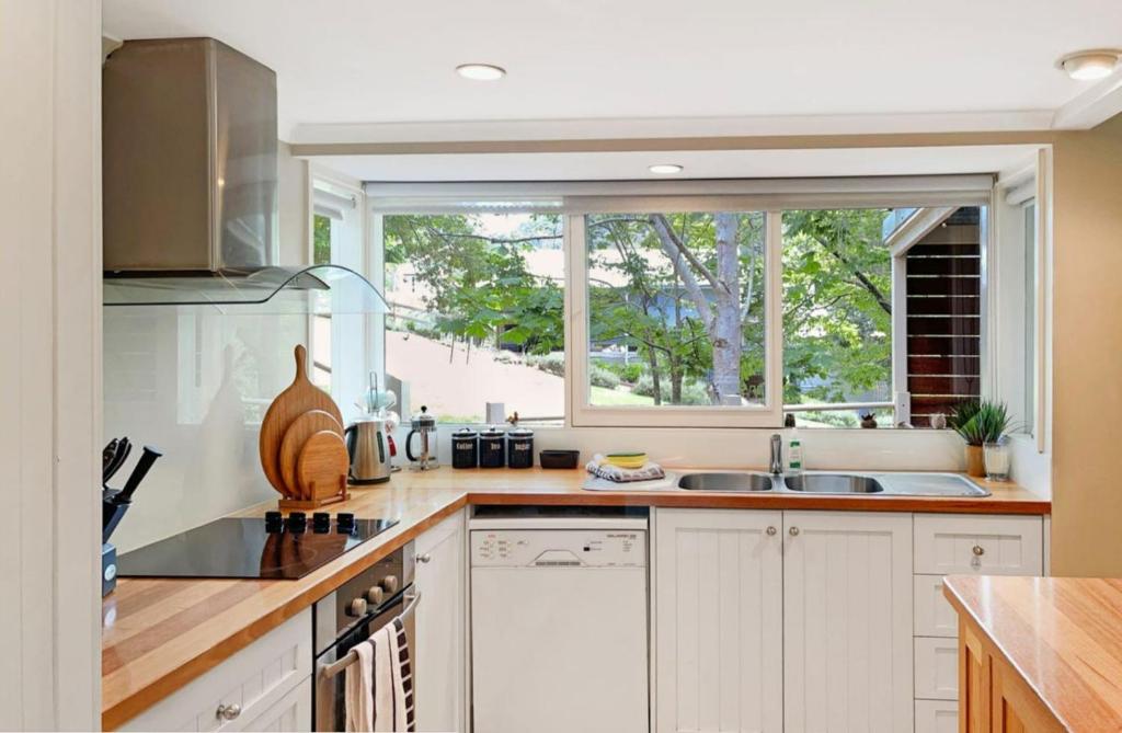 Mirimvale - Base of Mt Buller - Sleeps 14 photo 2