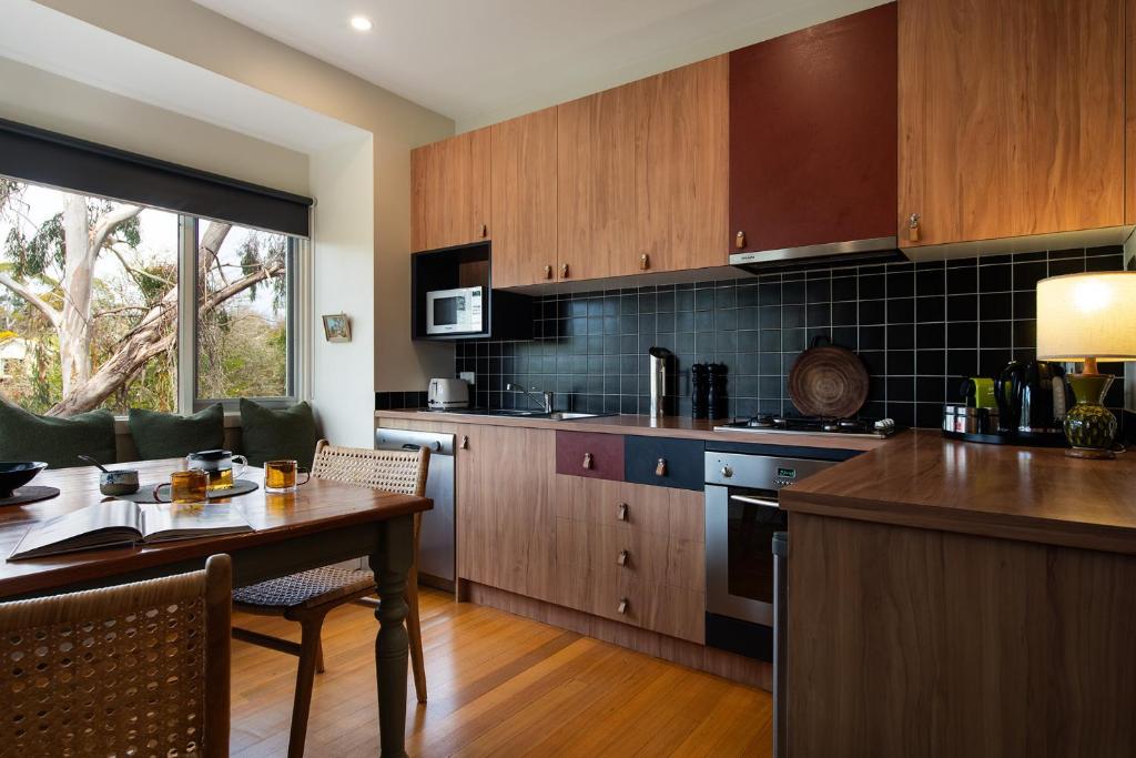 Treehouse Spa Villa Daylesford photo 2