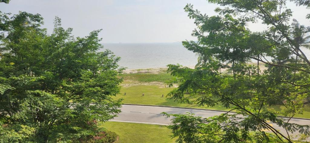 Seaview Regalia Park, (Happy House), Full Furnished, Free WiFi Forestcity photo 1