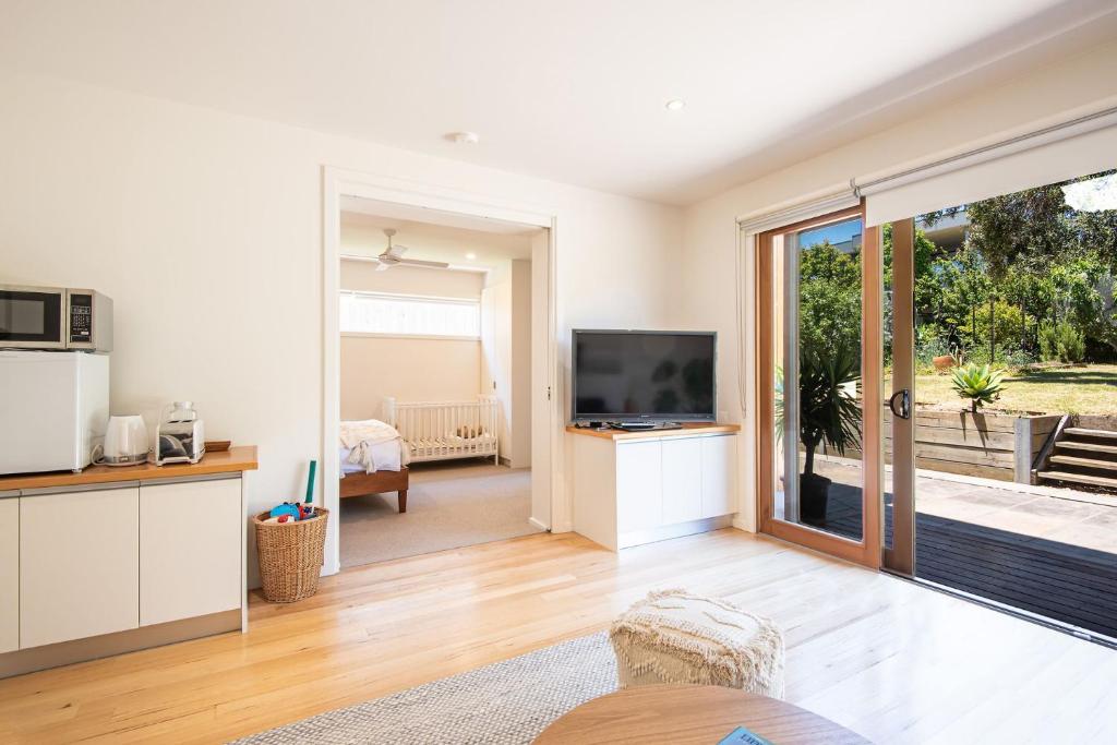 The Royal Apartment in Mornington photo 2