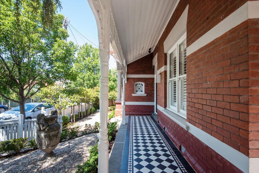 Stylish Contemporary Retreat St Kilda photo 1