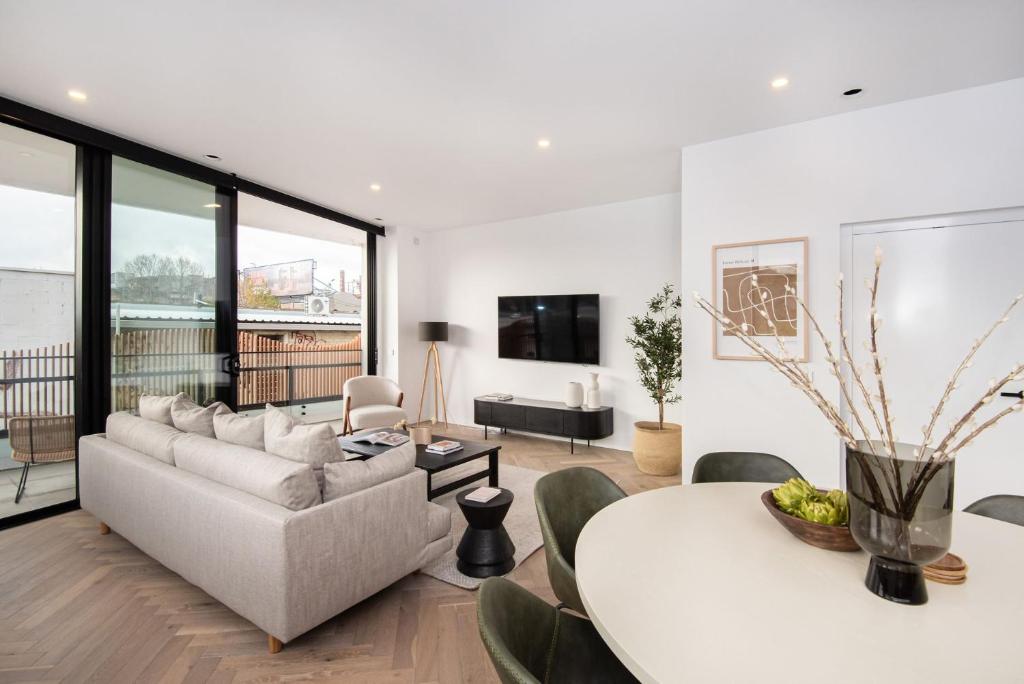Sport Precinct Luxury Style over four levels photo 2
