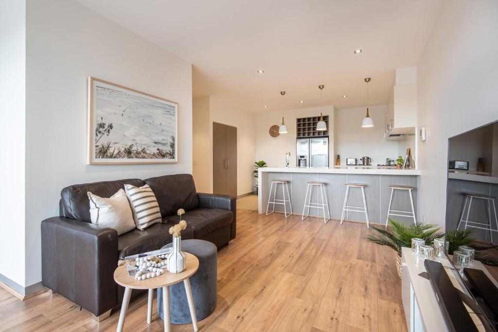 Luxe on Main in Mornington Views of the Bay photo 1