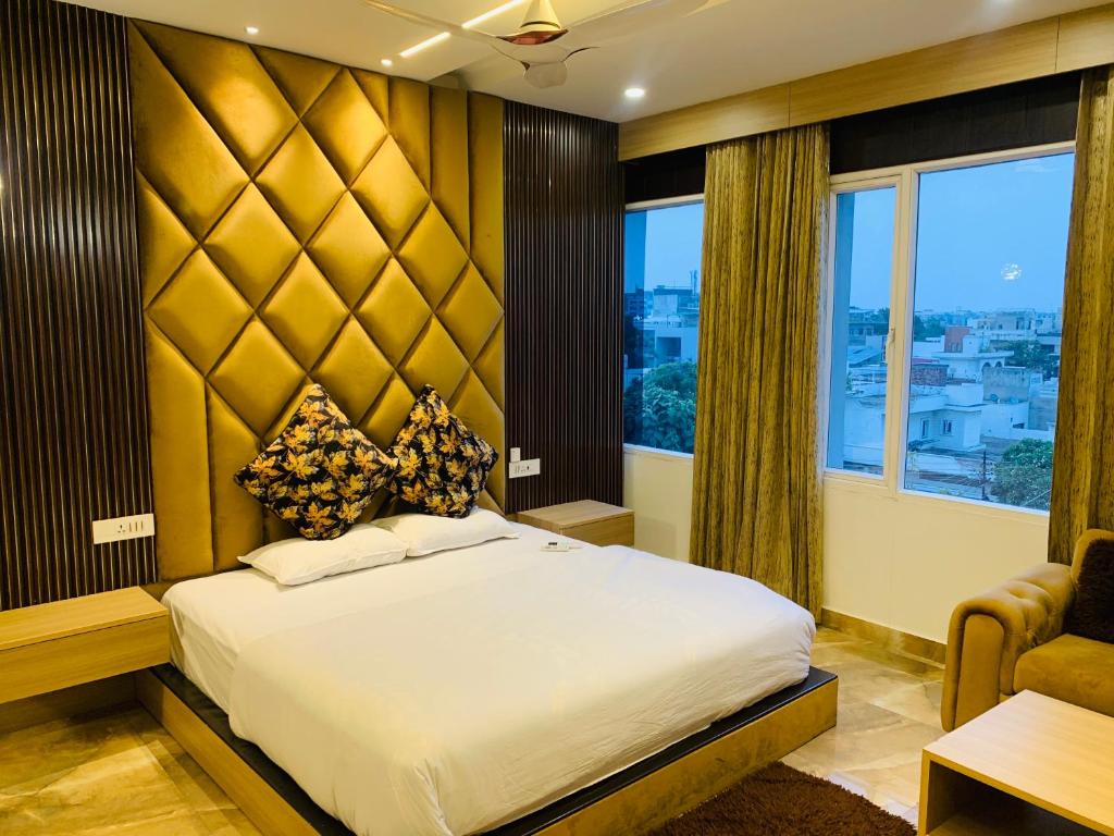 HolidayVilla-A Residential Boutique Hotel-Newly Renovated