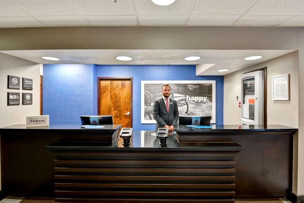 Hampton Inn State College photo 4