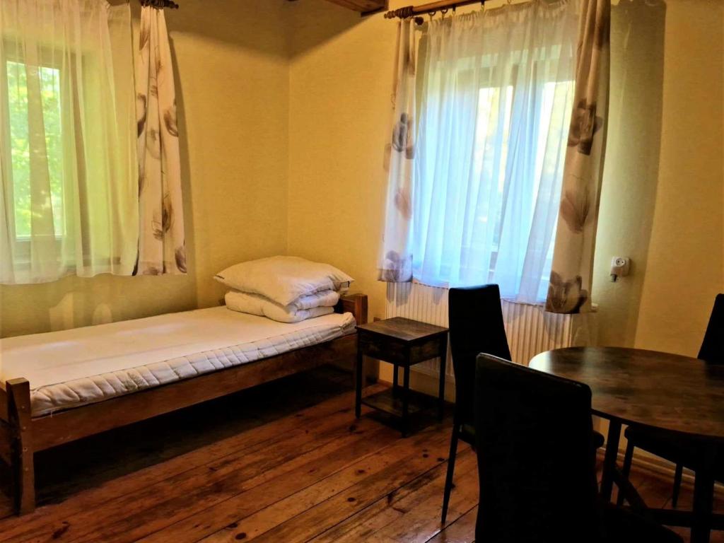 Hostel Domek Ogrodnika przy Muzeum w Przeworsku Zespole Pałacowo - Parkowym photo 4