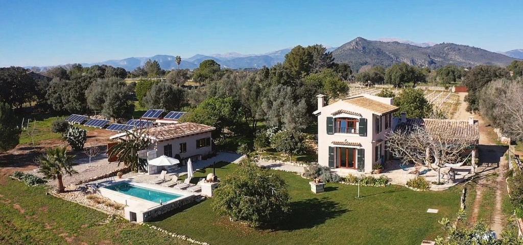 Los Dos Caballeros Winery & Vacation Rental