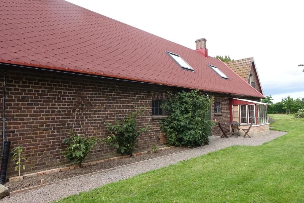 Attic apartment on countryside photo 4