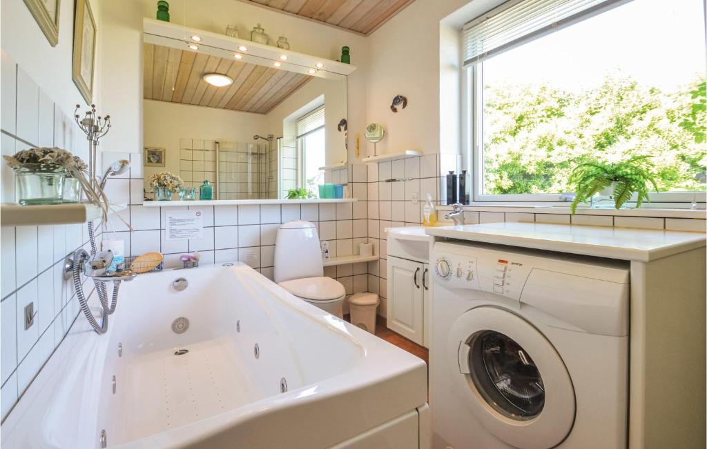 Awesome Home In Hurup Thy With 3 Bedrooms And Indoor Swimming Pool photo 1
