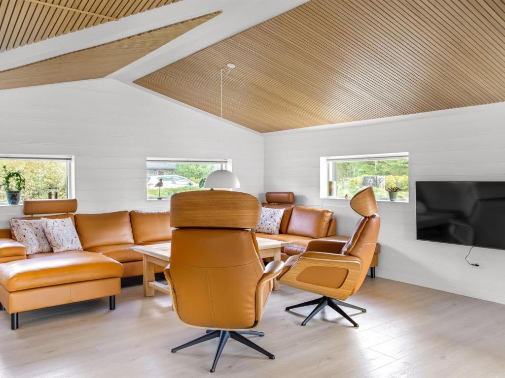 Holiday Home Christl - 1km from the sea in Western Jutland by Interhome photo 3