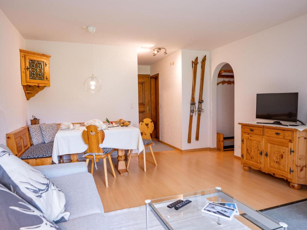 Apartment Chesa Palüdin 10 - Pontresina by Interhome photo 3
