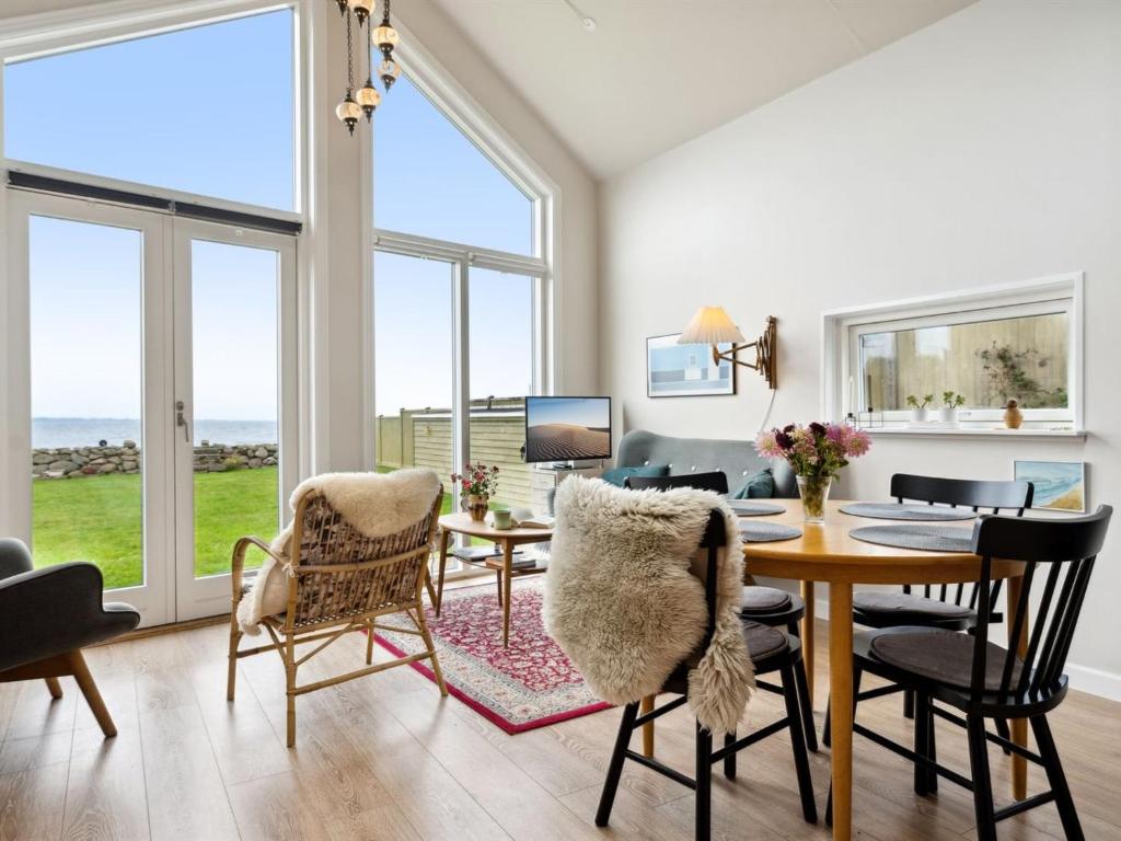 Holiday Home Evelin - 20m from the sea in Funen by Interhome photo 3
