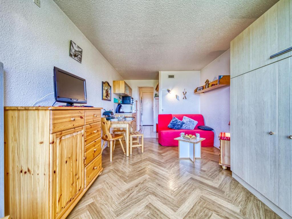 Studio Lunik Orion-49 by Interhome
