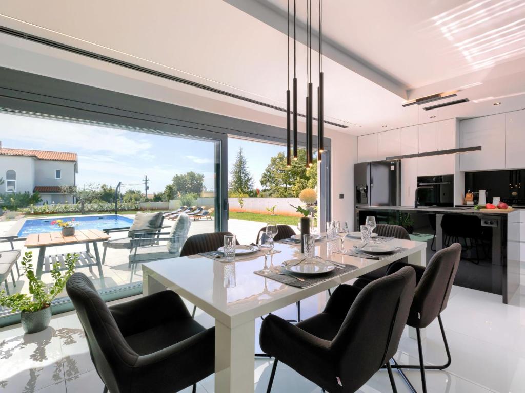 Villa Black&White by Interhome photo 2