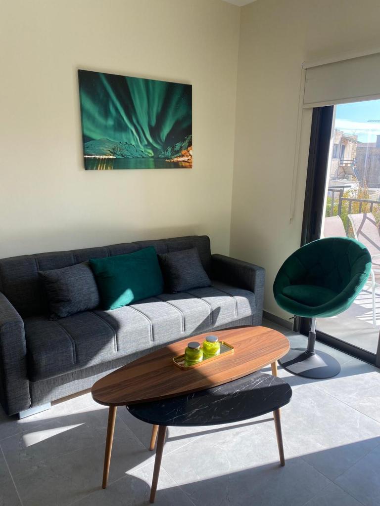 Central Two Bedroom Apartment, No 101, by IMH Europe Travel & Tours photo 2