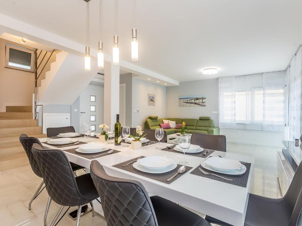 Holiday Home Nika by Interhome photo 3