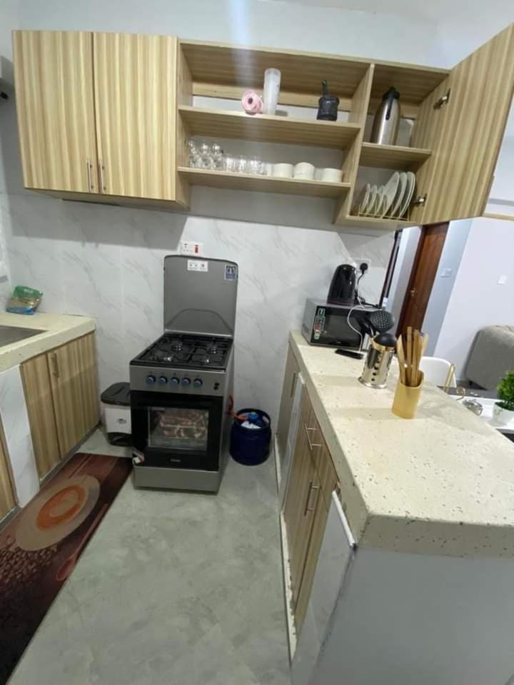 GOLDEN PALM 3 photo 3