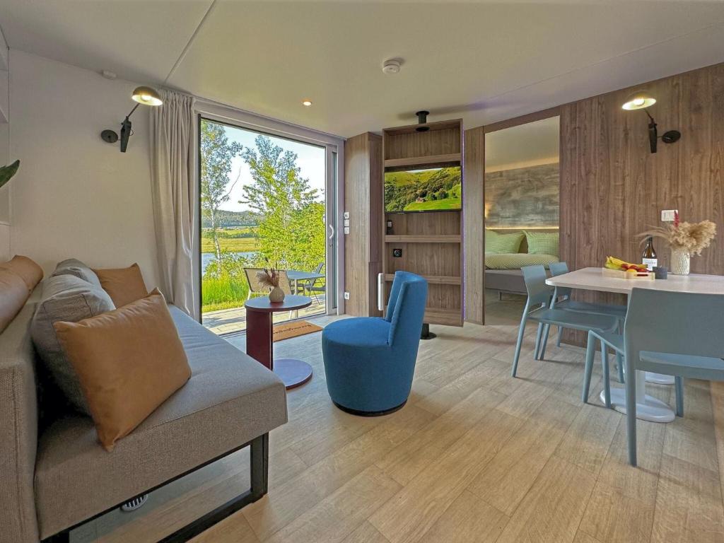 Tiny house with terrace and lake view photo 2