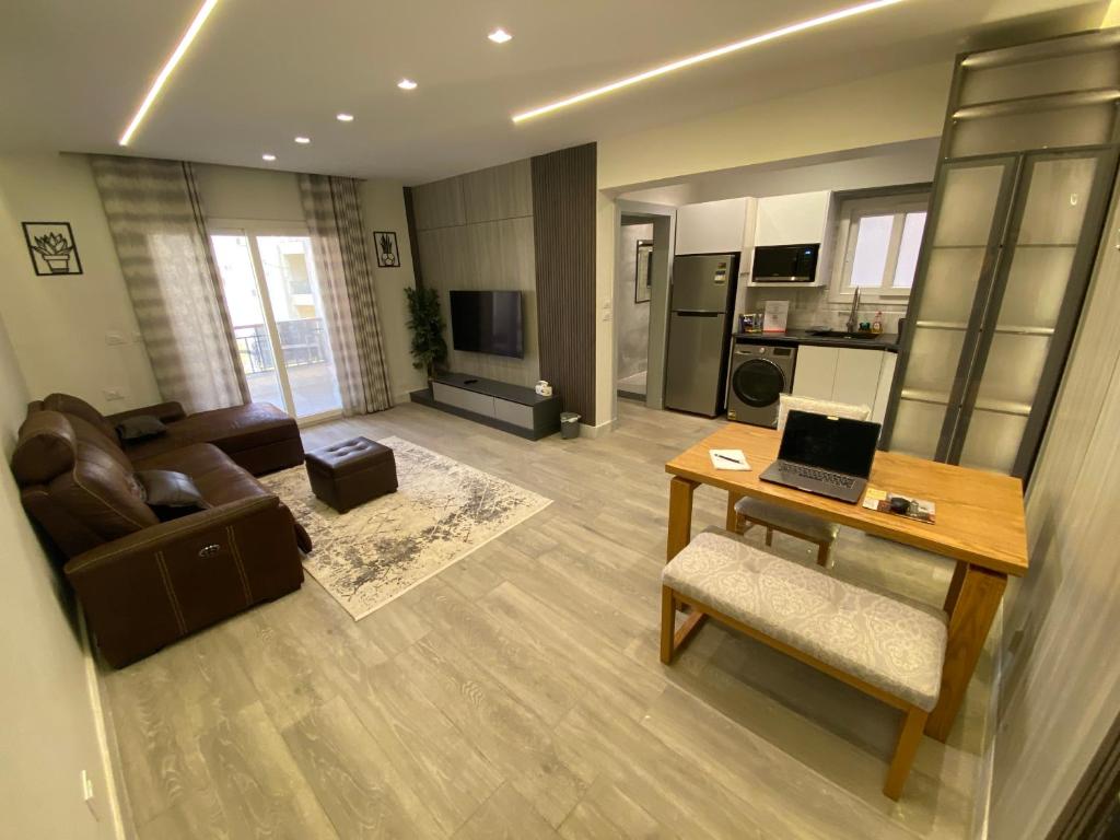 Upscale 1BR in Dream Land, 6th of October City photo 2