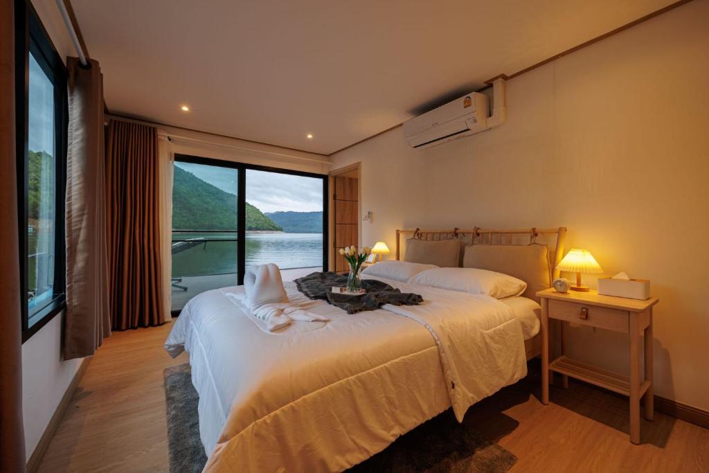 Lakeation kanchanaburi photo 1