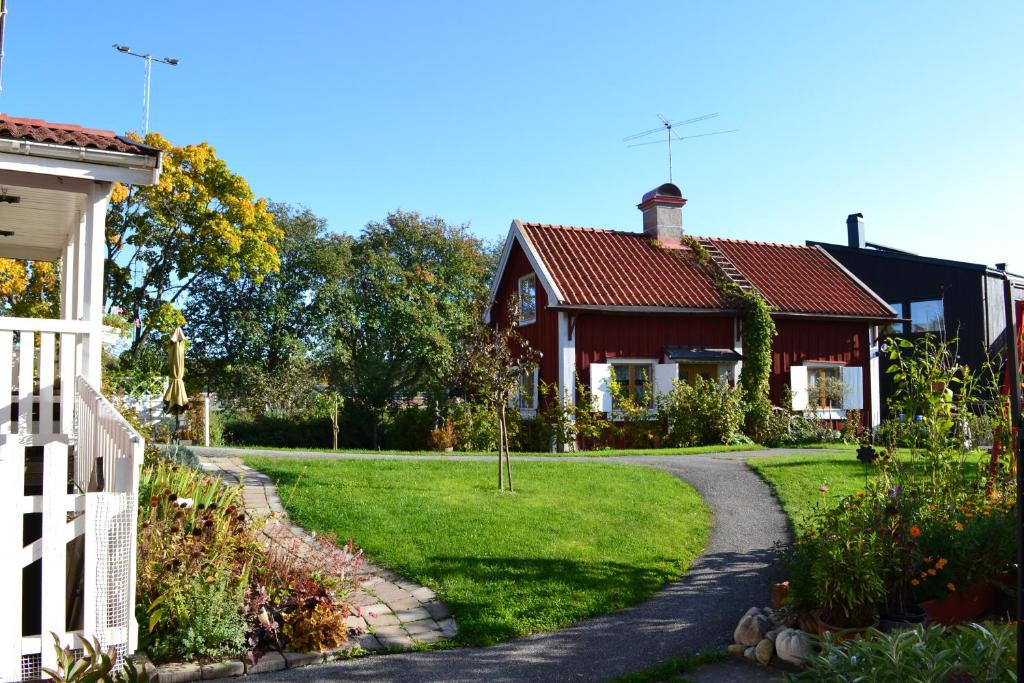 Stuga med lantlig känsla nära Örebro city photo 2