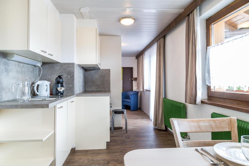 Апартаменты (Апартаменты с 2 спальнями и балконом), B&B Appartements Glungezer