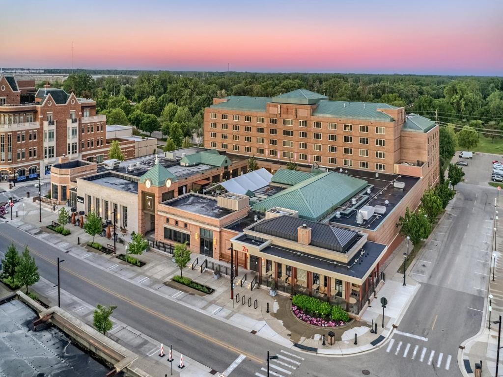The H Hotel image