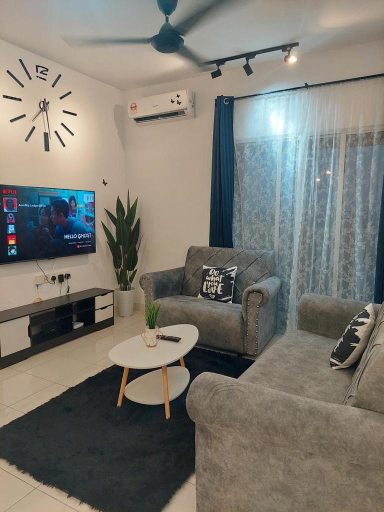 KLIA AeroSky Homestay @ Alanis - Wifi + Netflix photo 2