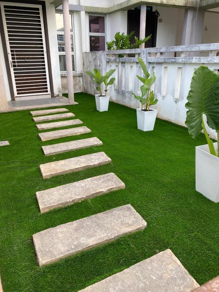 Mysha KLIA F1 Homestay with pool,WiFi , Netflix photo 2