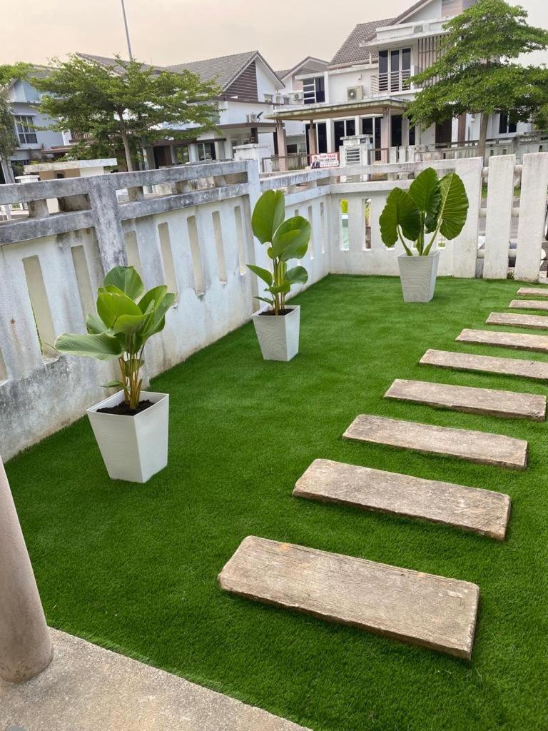Mysha KLIA F1 Homestay with pool,WiFi , Netflix photo 3