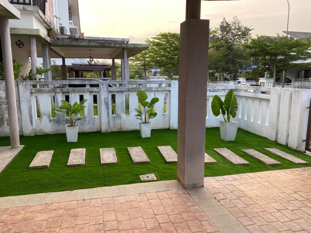 Mysha KLIA F1 Homestay with pool,WiFi , Netflix photo 4